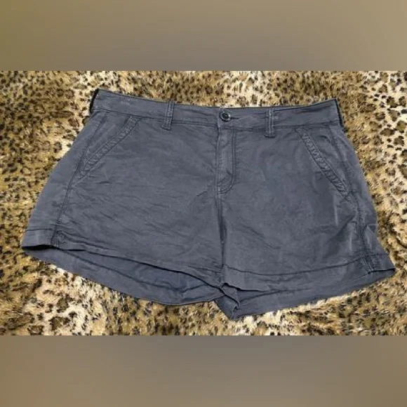 Size 10 Great Conditon Black American Eagle Midi shorts Mid waist NO FLAWS CUTE - Picture 5 of 10